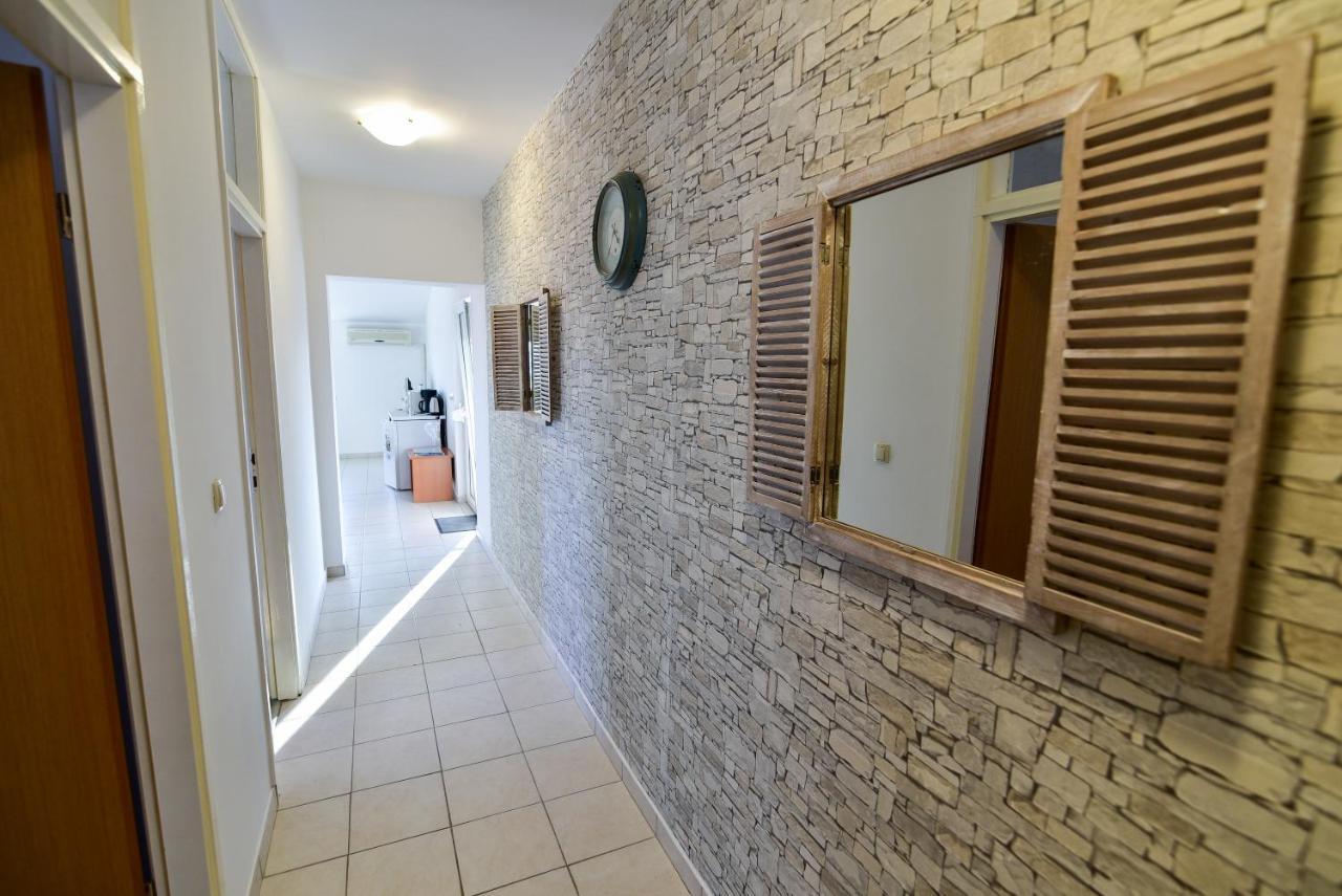 Apartmani Luna Vir Exterior photo